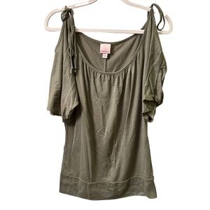 Xhilaration green top